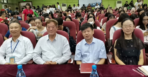 民进中山市委会专职副主委徐杰(右二)参加由中山市教育教学研究室主办的中华优秀传统文化教学课例研讨活动