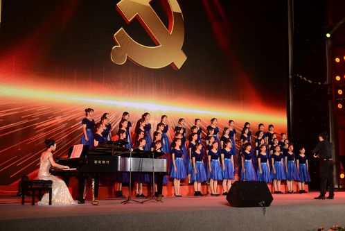 节目女声合唱《唱支山歌给党听》.JPG