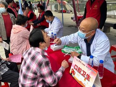 “学习雷锋好榜样，争创全国文明典范城市”中山民进积极行动