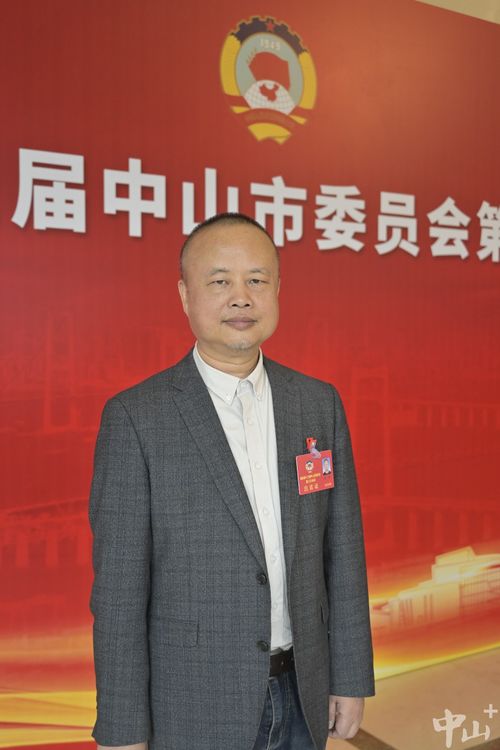 市政协委员肖伟。记者 易承乐 摄.jpg