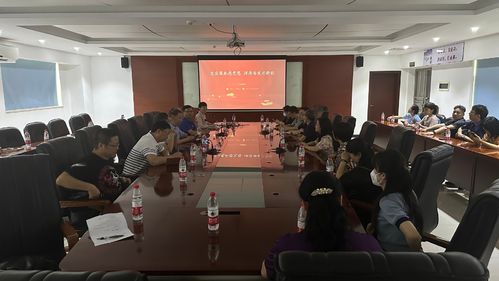 《忠实履职感党恩 踔厉奋发启新程》讲座现场.jpg