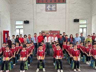 书香传情 同心筑梦