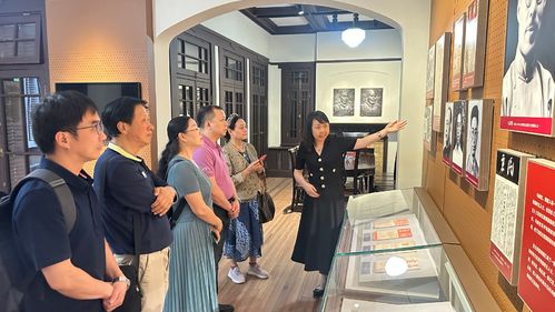 调研组参观中国民主促进会成立旧址纪念馆.jpg