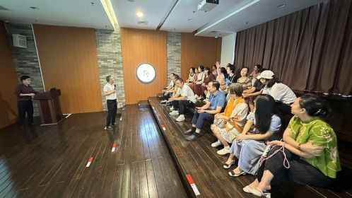 图4 胡子冠主委发言.jpg