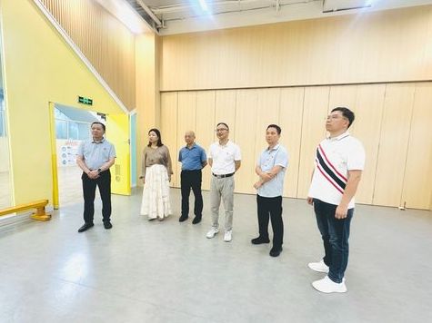 胡子冠带队走访调研启思顿教